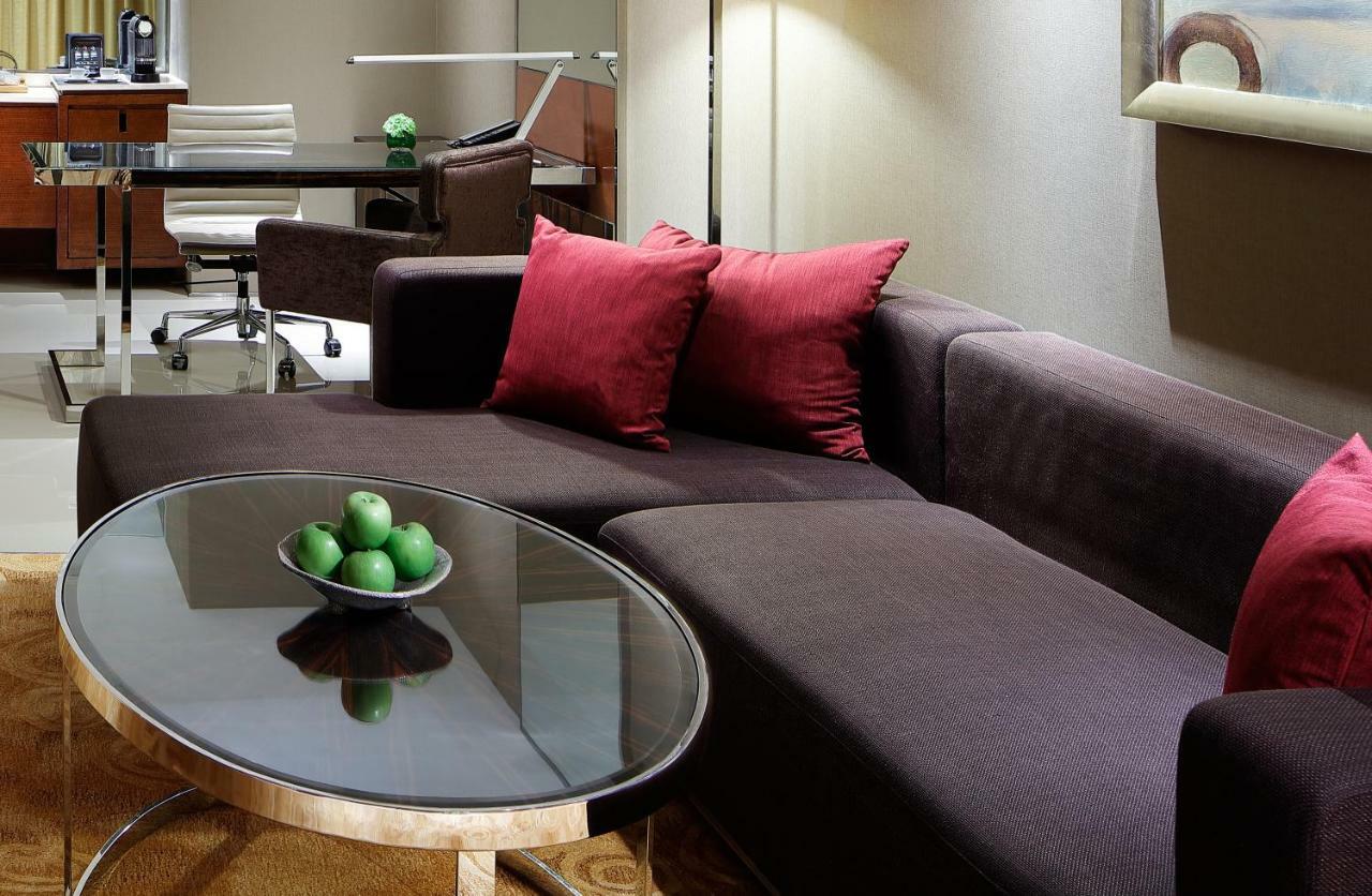 New World Wuhan Hotel Esterno foto